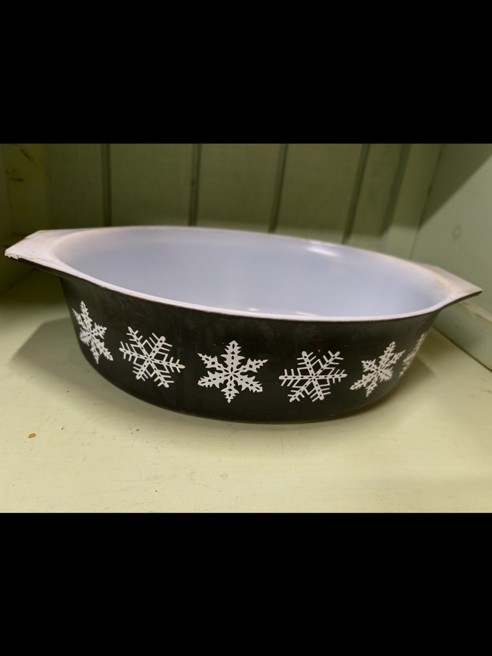 Pyrex casserole Black Snowflake Glass Baking Dish - White Interior
